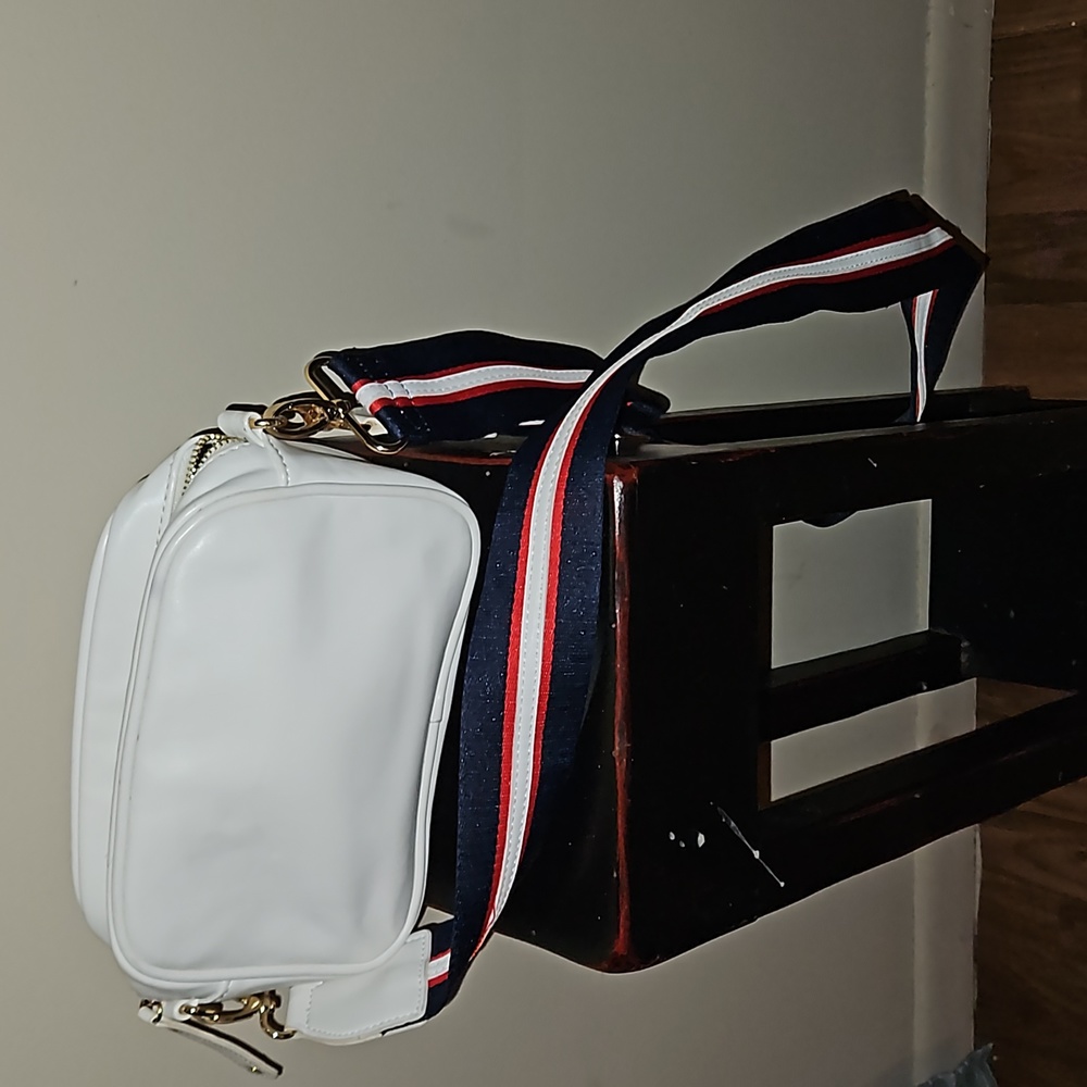 Forever 21 cross-body bag